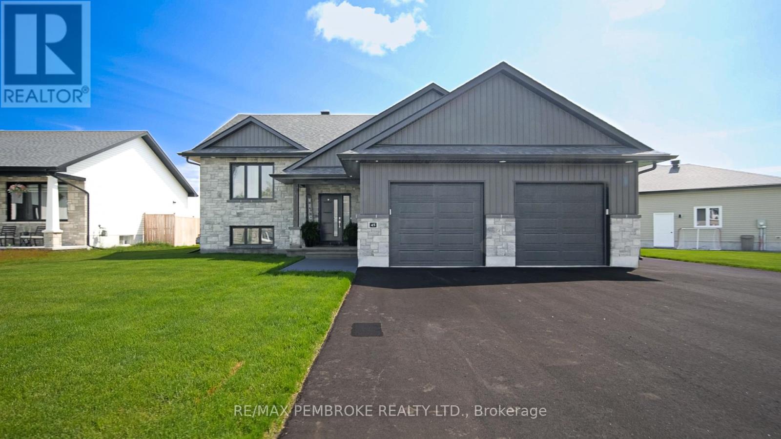 45 Liam St, Petawawa, ON K8H 0G7