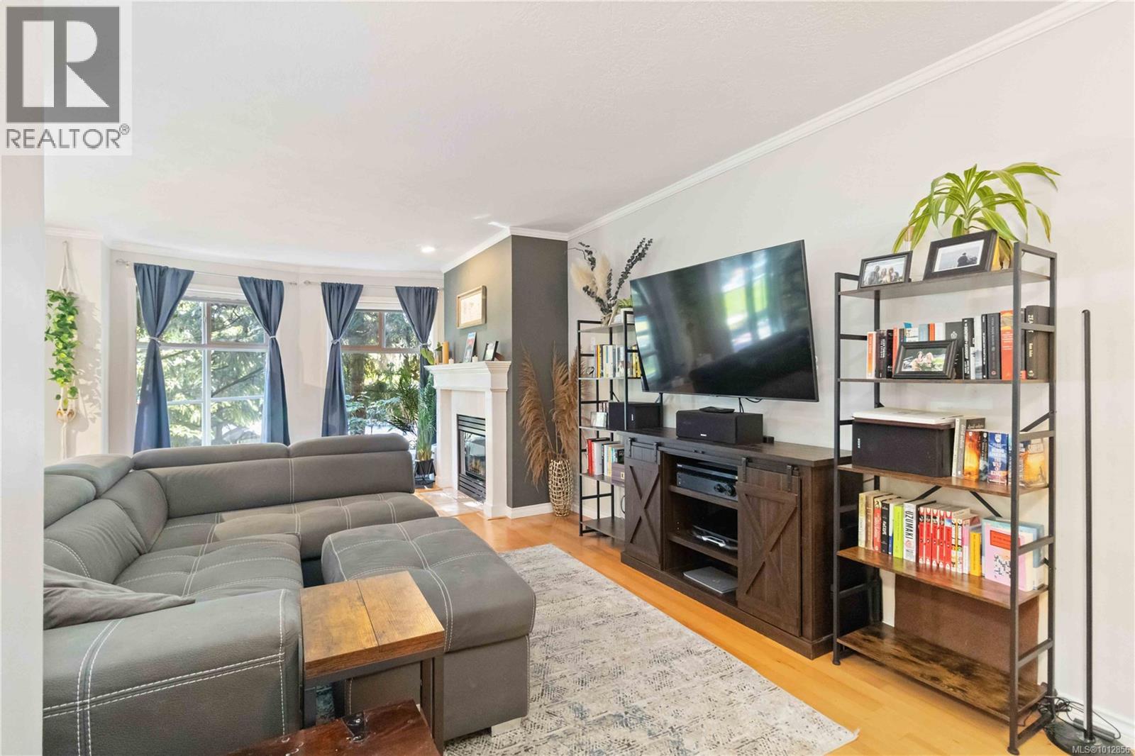898 Vernon Ave Unit 206 Ave, Saanich, BC V8X 2W6