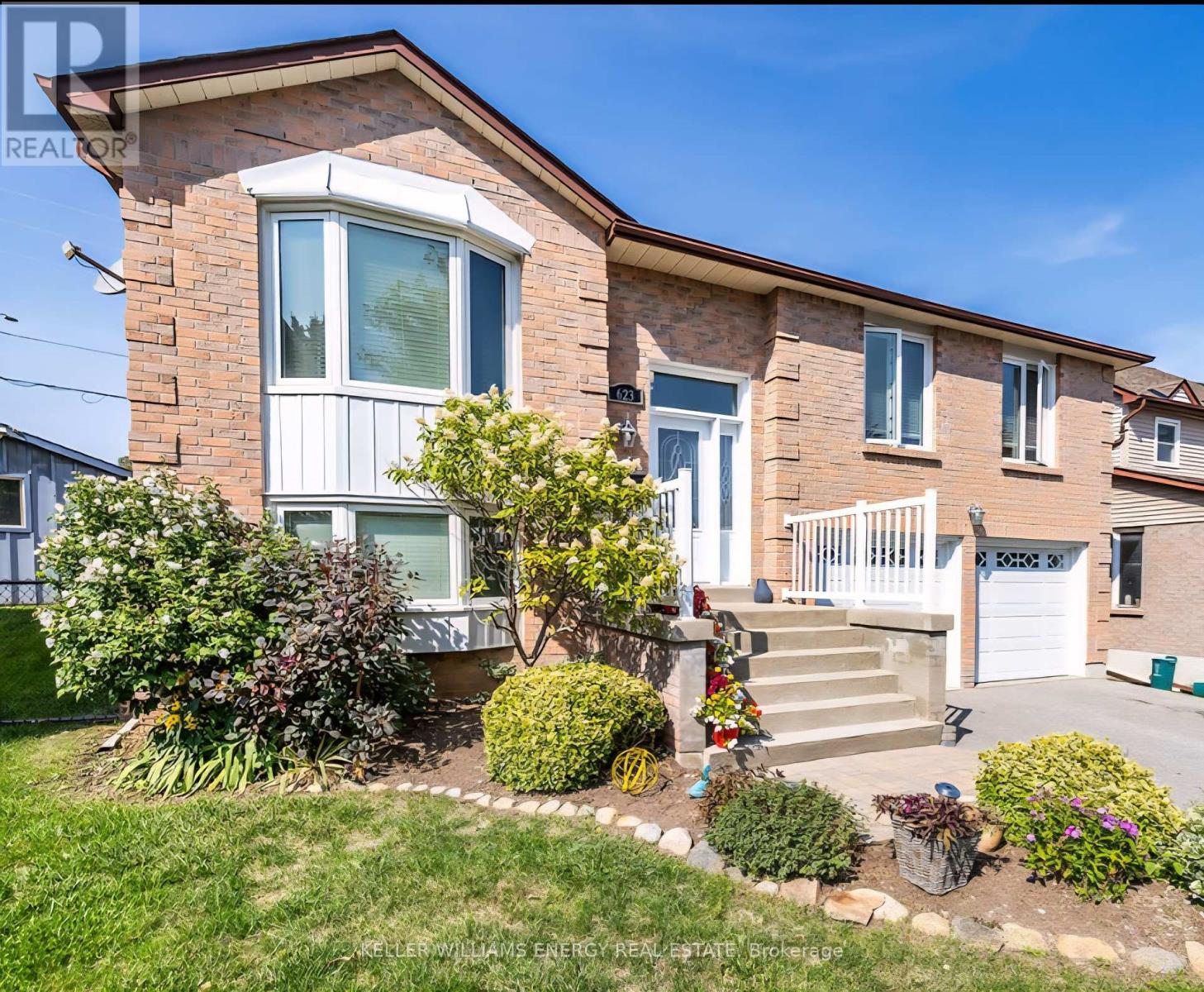 623 Dunrobin Ct, Oshawa, ON L1J 7P2