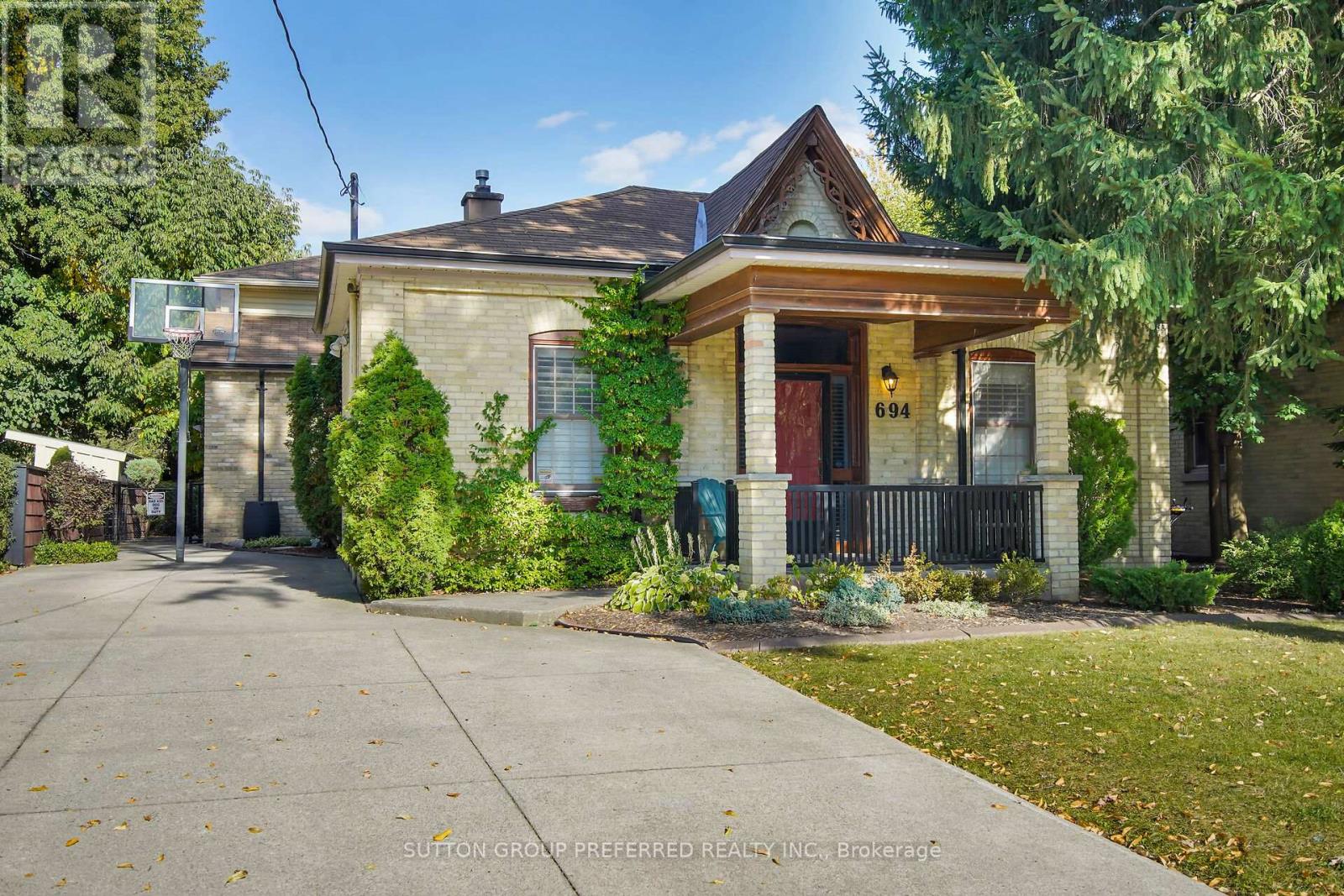 694 Colborne St, London, ON N6A 3Z5