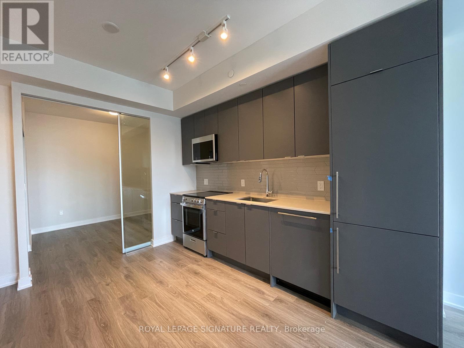 1803 4130 Parkside Village Dr, Mississauga Creditview, ON L5B 0L7