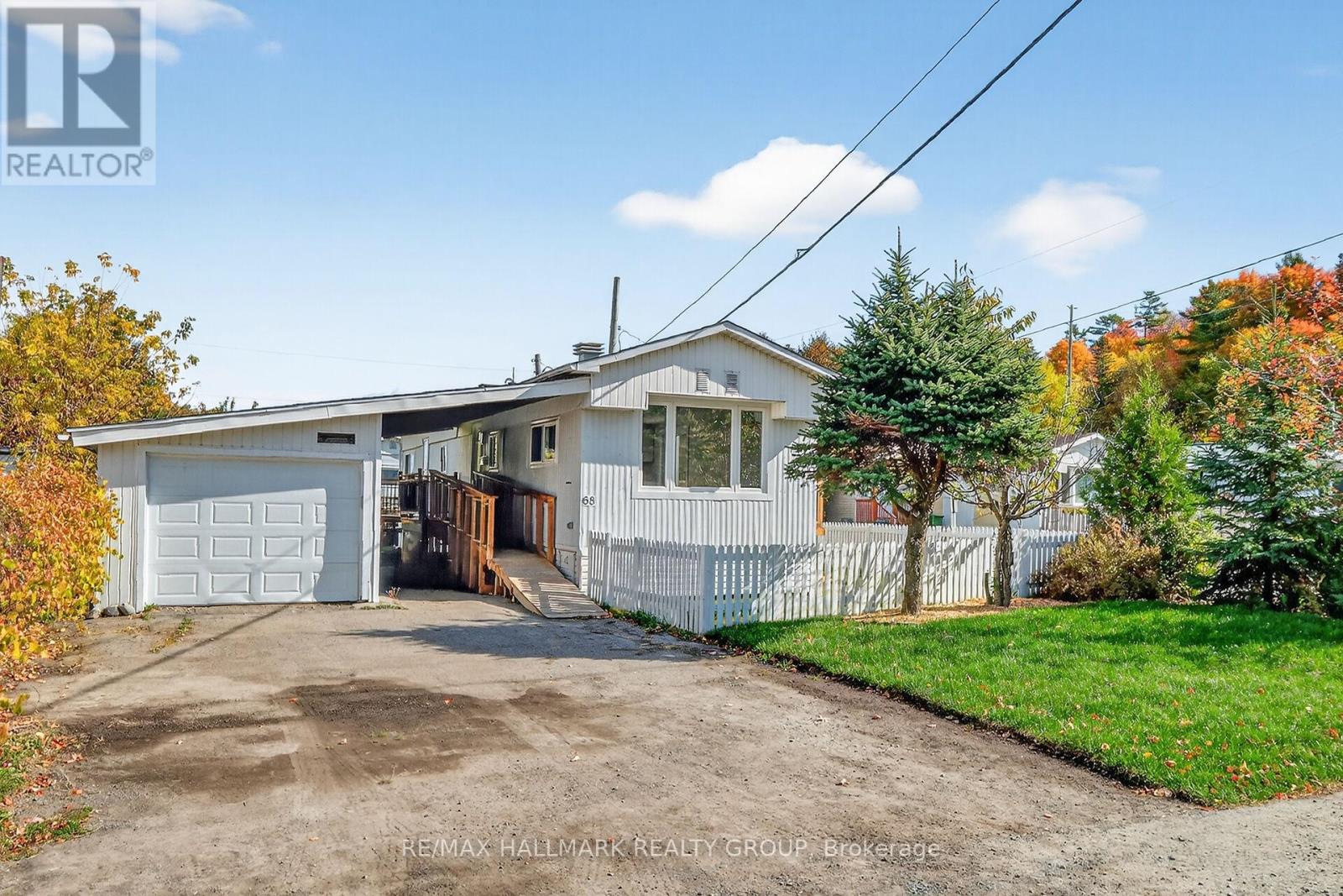 68 3535 St Joseph Blvd, Ottawa, ON K4A 0Z6