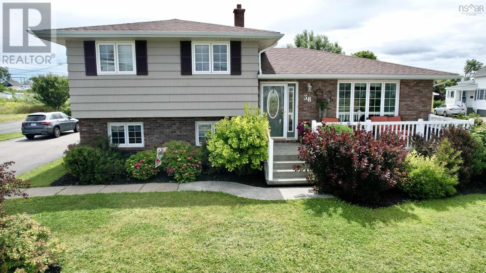 38 Water St, Glace Bay, NS B1A 1R3