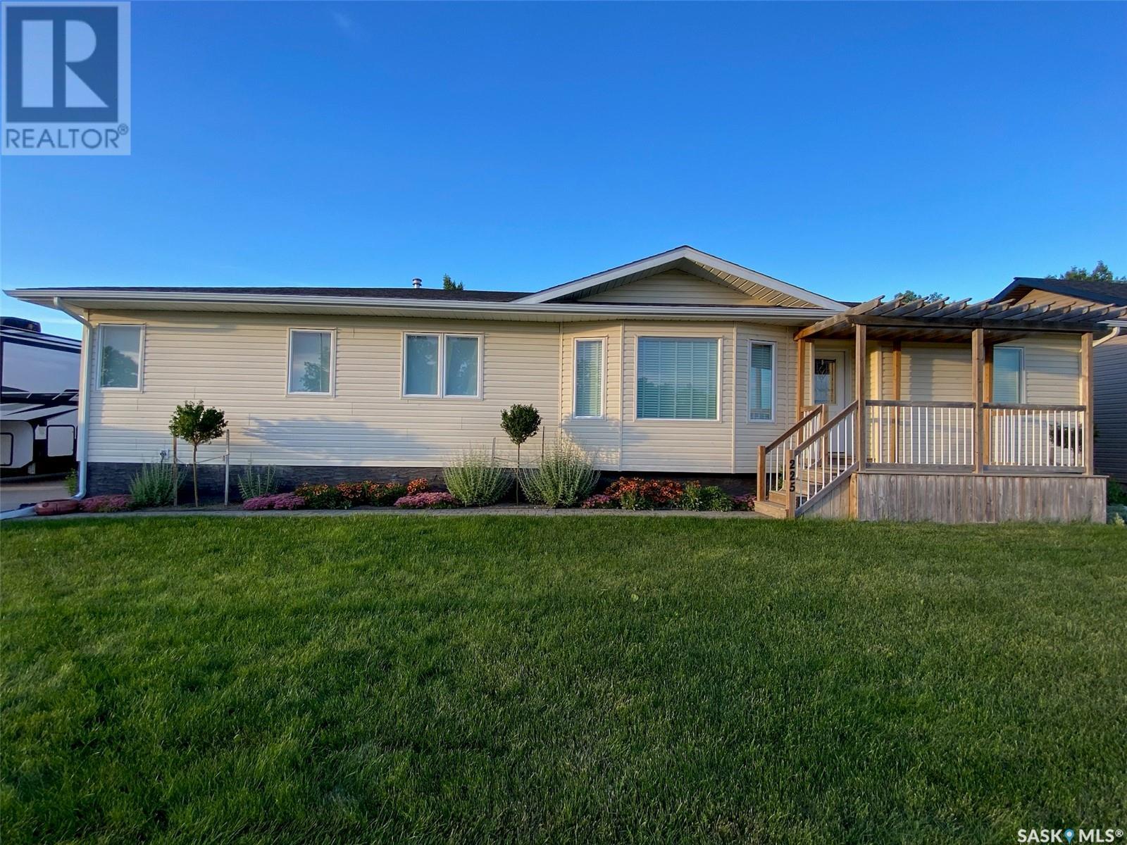 3rd Street Unit 225, Weyburn Rm No. 67, SK S0C 1X0