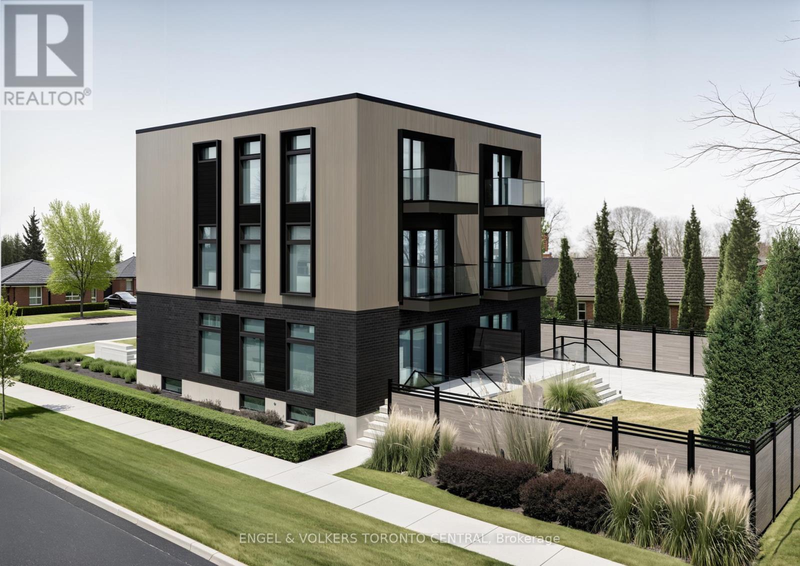 276 Lanor Ave B Ave, Toronto, ON M8W 2P9