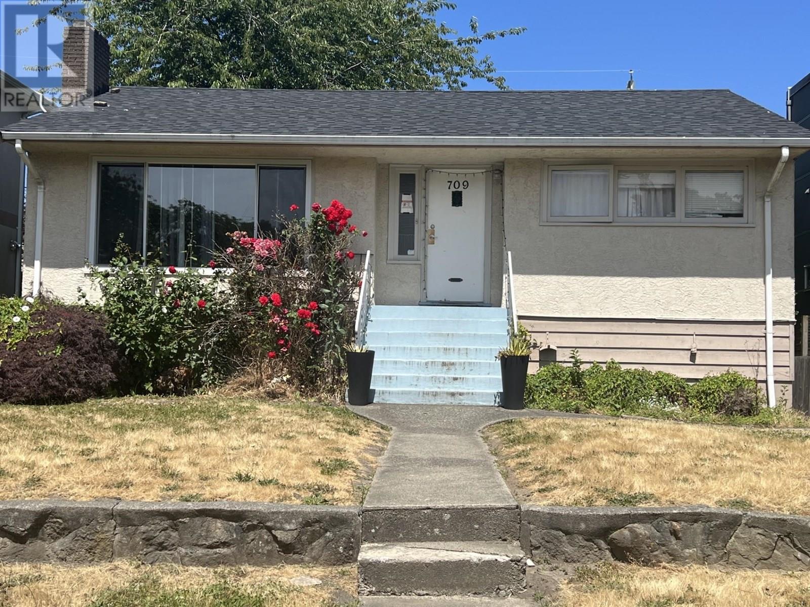 709 W 64th Ave, Vancouver, BC V6P 2L2