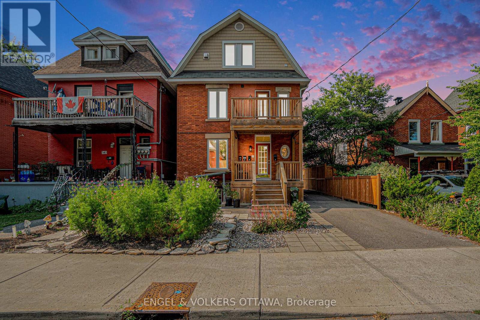 543 Mcleod St, Ottawa, ON K1R 5R2