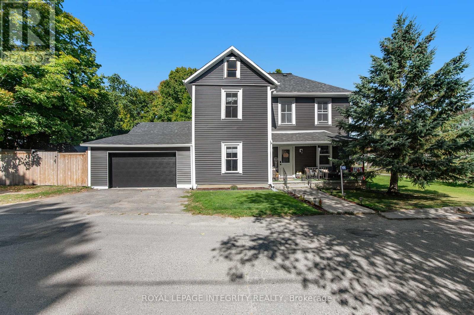 101 Paul Dr, Lanark Highlands, ON K0G 1K0