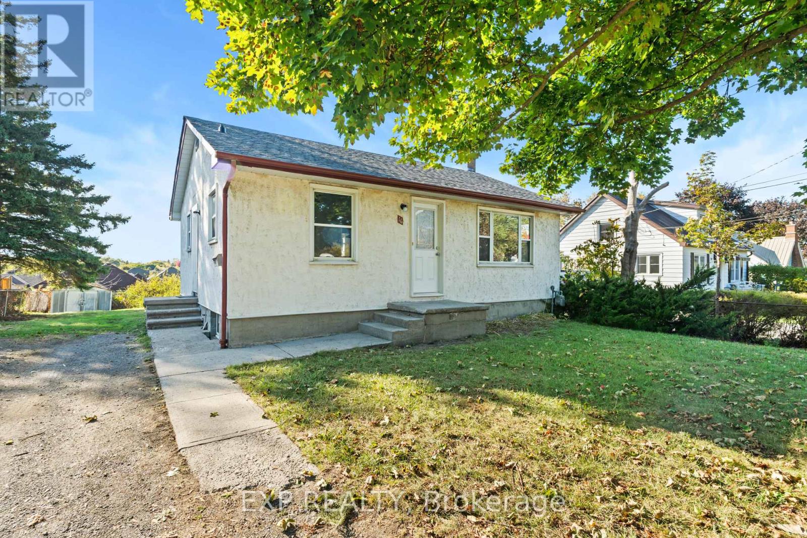 16 Valleyview Cres, Belleville, ON K8P 3G1
