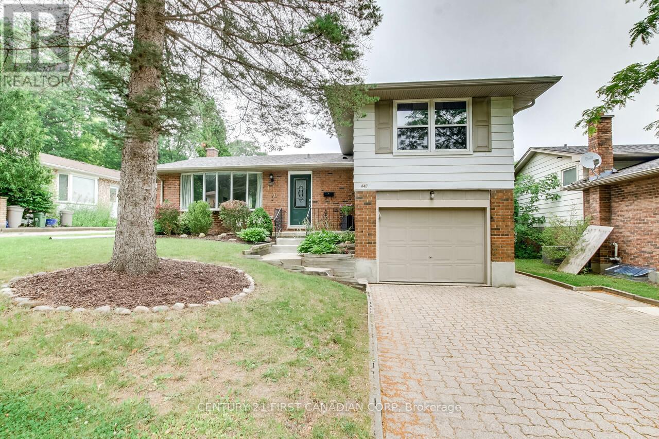 440 Castlegrove Blvd, London, ON N6G 1K8