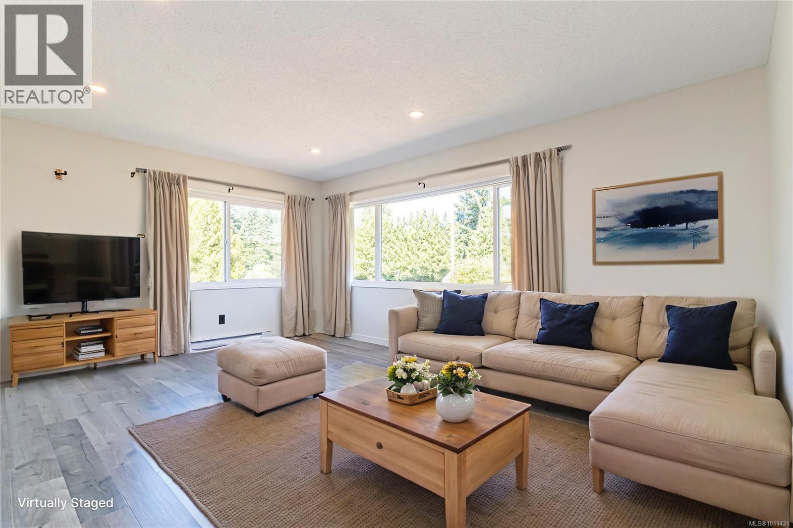 3995 Arlene Pl, Saanich, BC V8Z 6J1