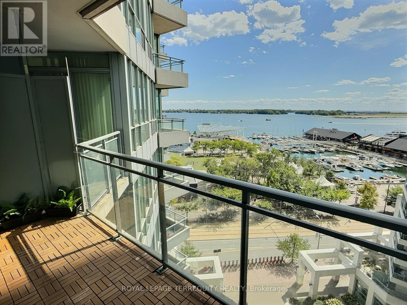 1112 228 Queens Quay W, Toronto, ON M5J 2X1