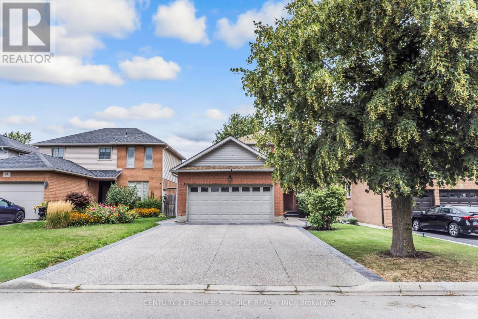 10 Hillgarden Dr, Hamilton, ON L8J 2S4