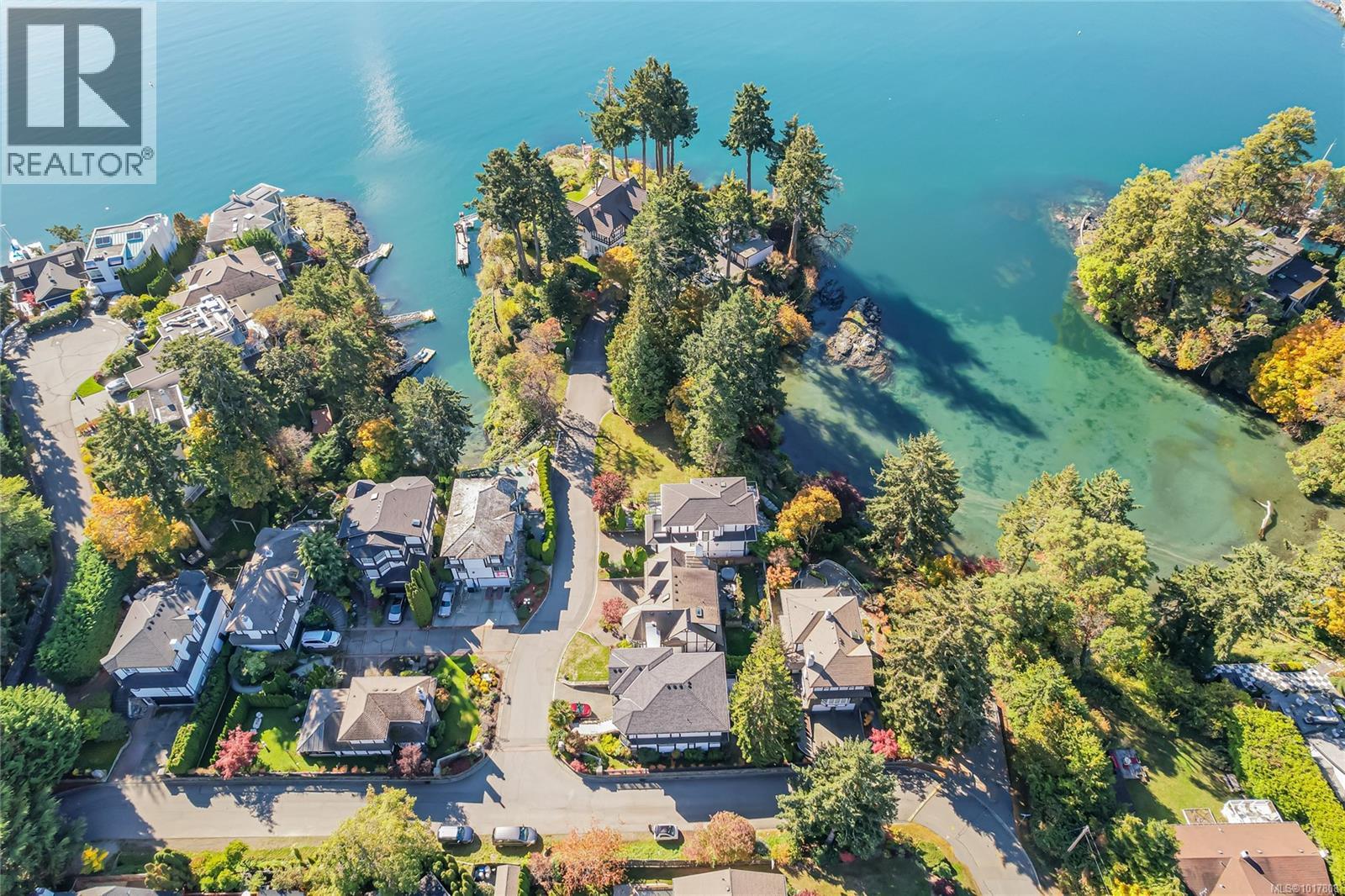 7 Governors Point Rd, Victoria, BC V9B 1A4