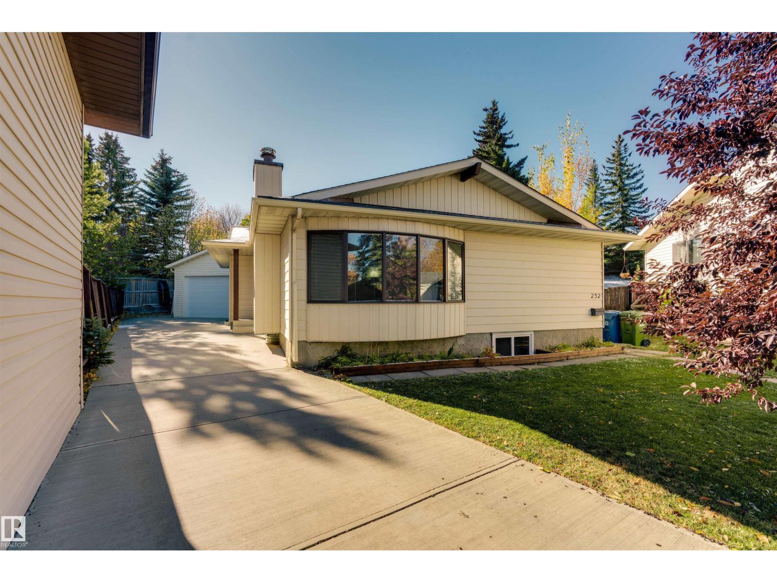 232 Rachview Pl NW, Calgary, AB T3G 1R7