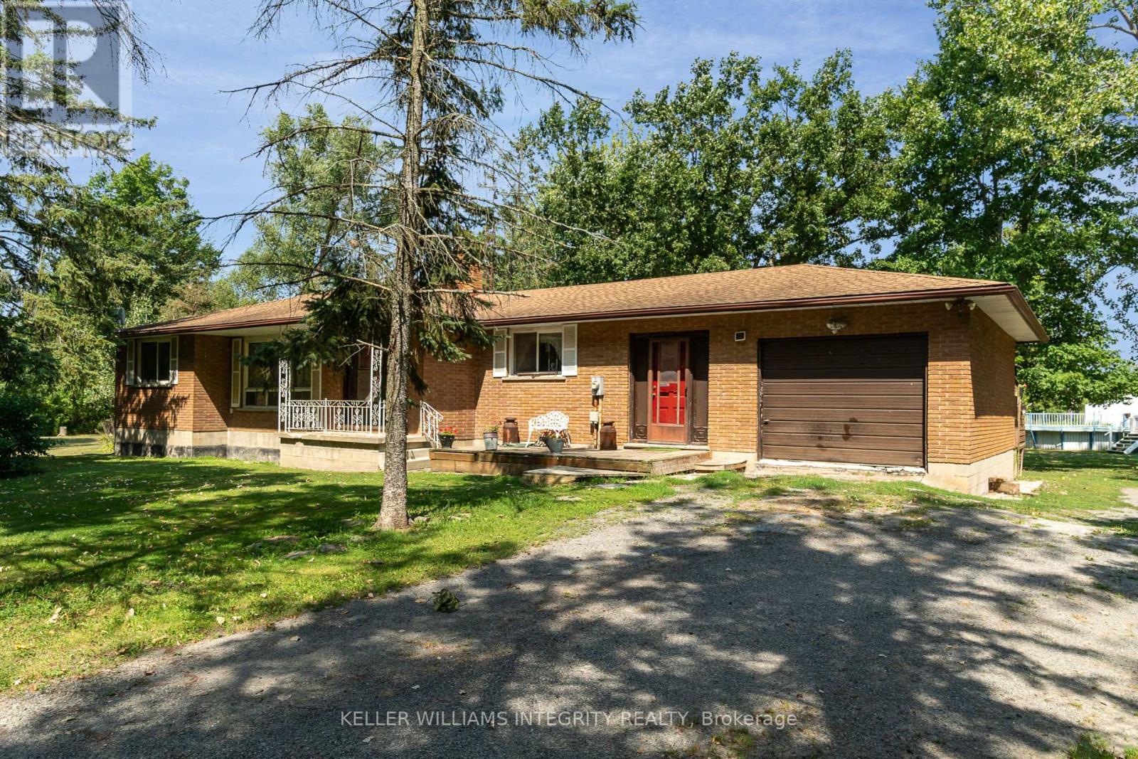 5801 Bossert Rd, Niagara Falls, ON L2E 6S6