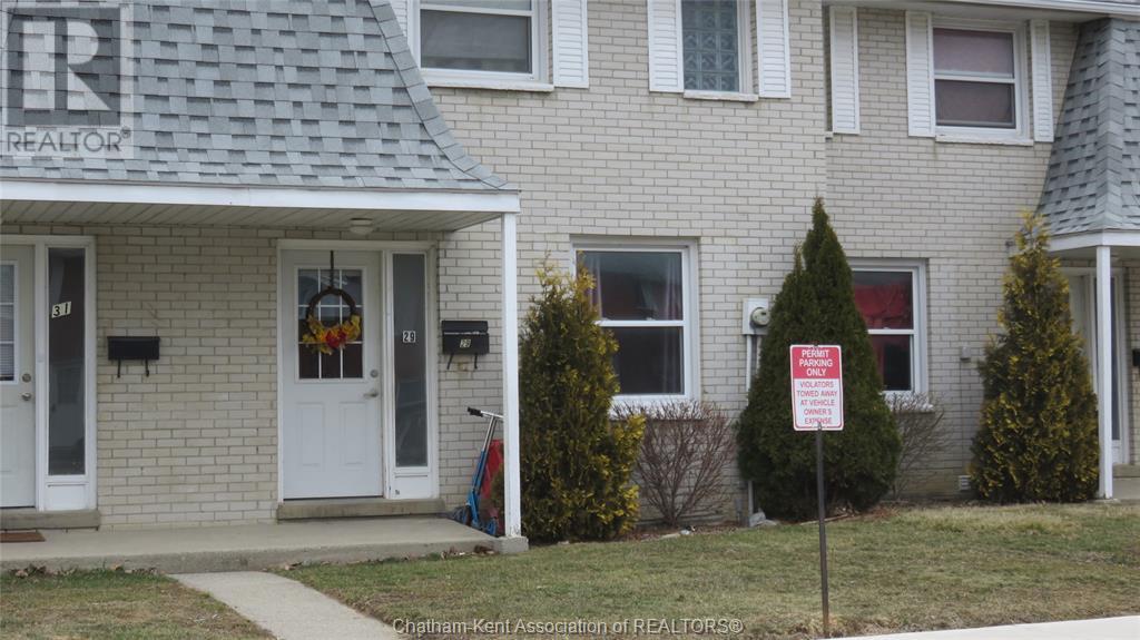 25 Orchard Pl, Chatham, ON N7M 1A6
