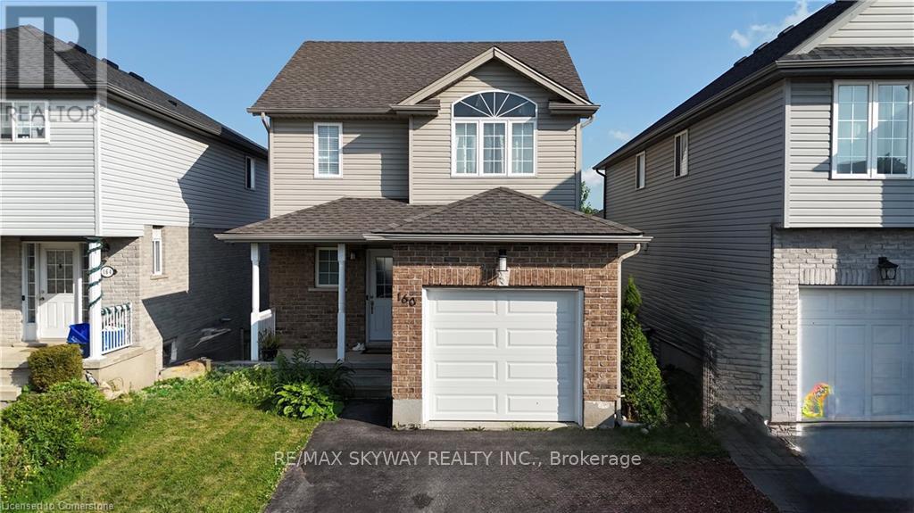 160 Prosperity Dr, Kitchener, ON N2E 4E5