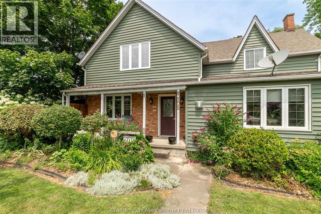208 Trerice St E, Chatham-Kent, ON N0P 1M0