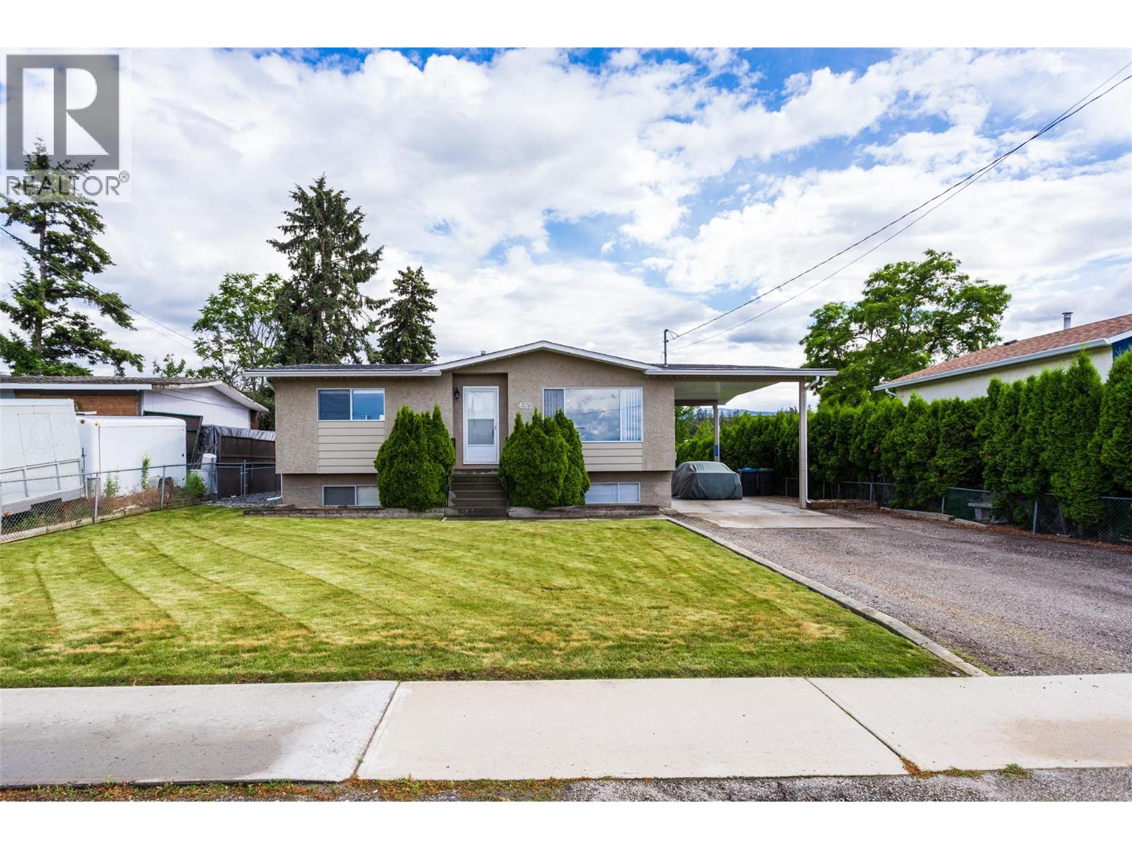 685 Quigley Rd, Kelowna, BC V1X 1A6