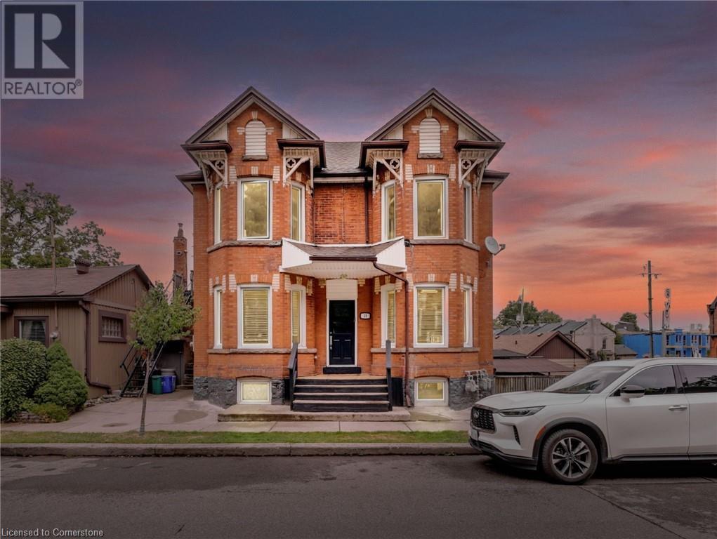 21 Foster Ave, Hamilton, ON L8N 1Z7