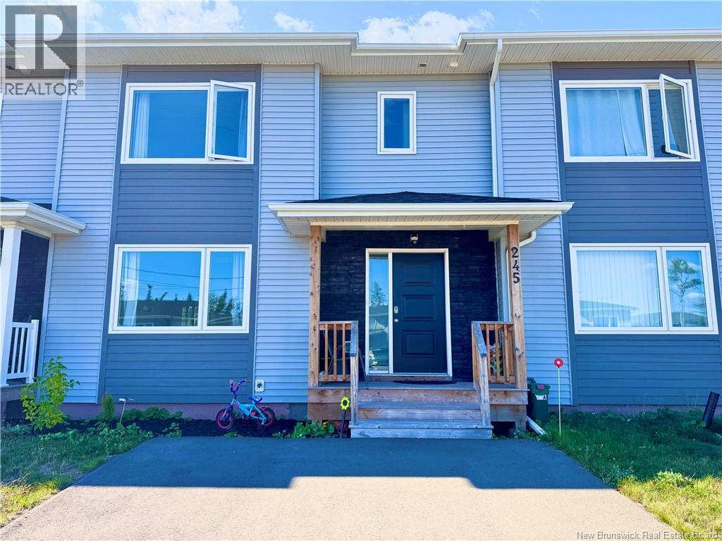 245 Falcon Dr, Moncton, NB E1G 6H3