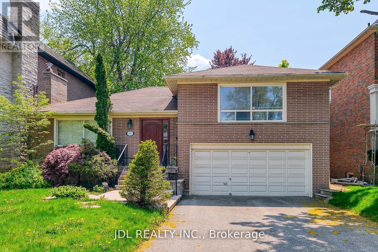 87 Munro Blvd, Toronto, ON M2P 1C5