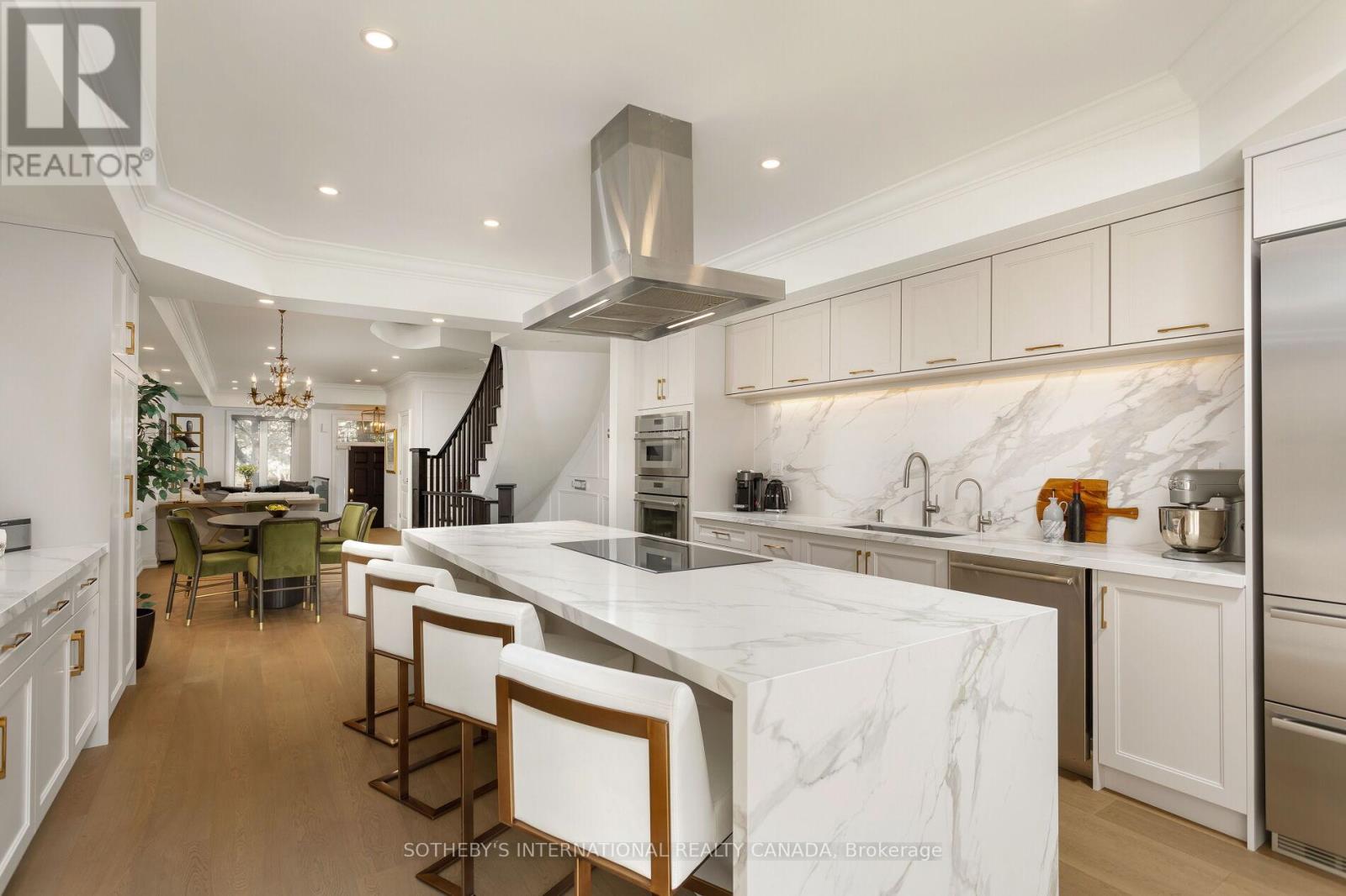 262 Spadina Rd, Toronto, ON M5R 2V1