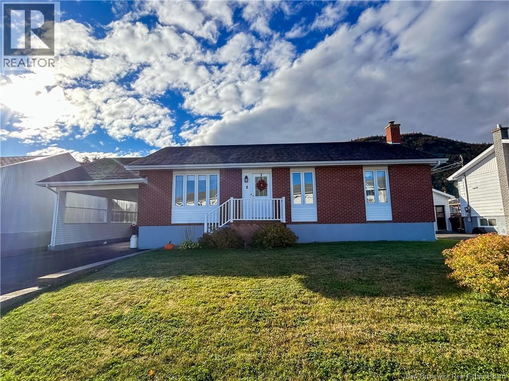 8 Ila St, Campbellton, NB E3N 3L6