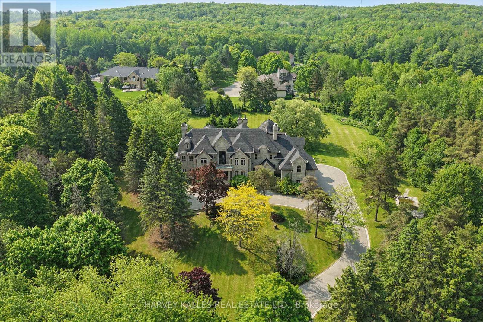 443 Dearbourne Ave, King, ON L7B 1A3