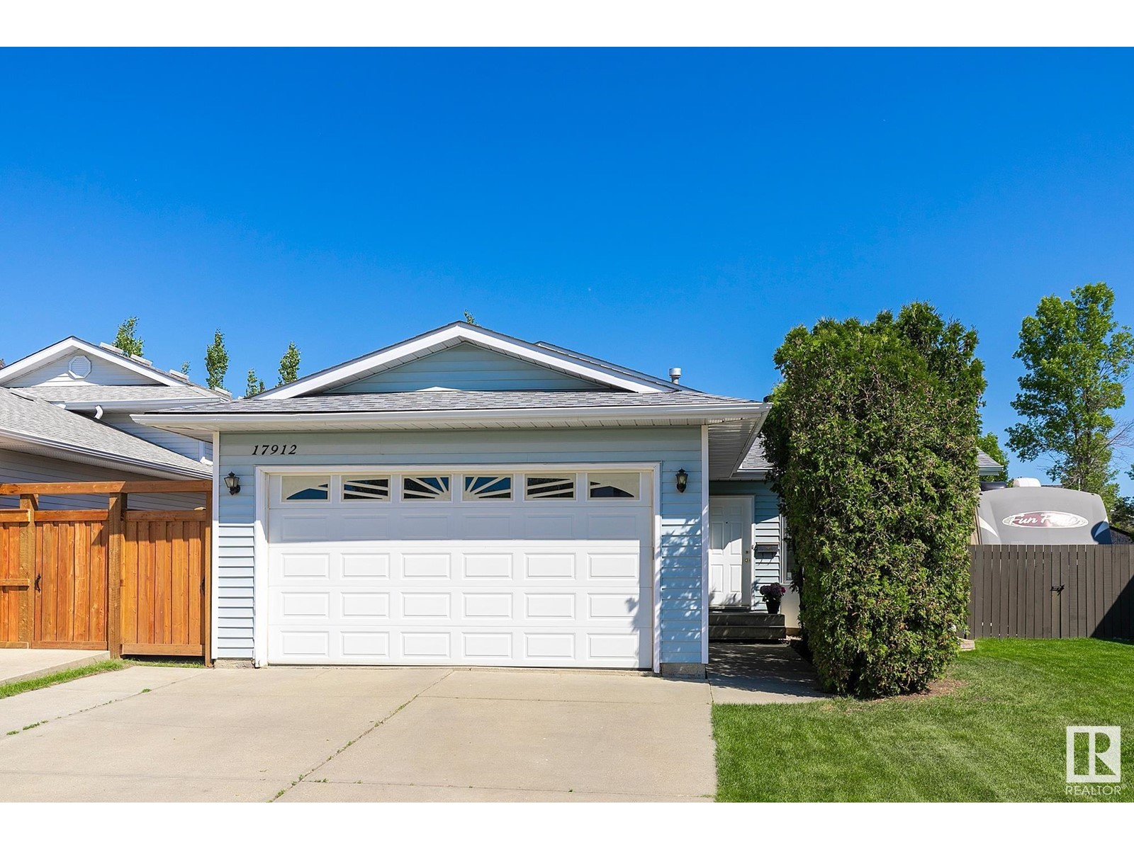 61 Av NW 17912, Edmonton, AB T6M 1T1 MLS E4395101 Houseful