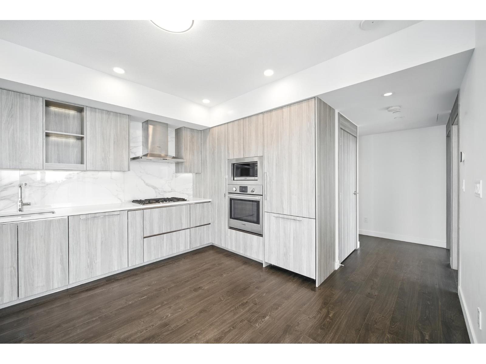 9887 Whalley Boulevard Unit 1504, Surrey, BC V3T 0P4