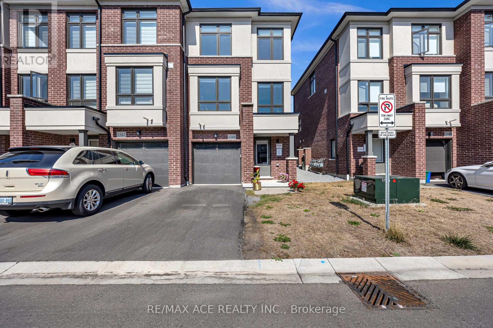 1344 Bradenton Path, Oshawa, ON L1K 1A9