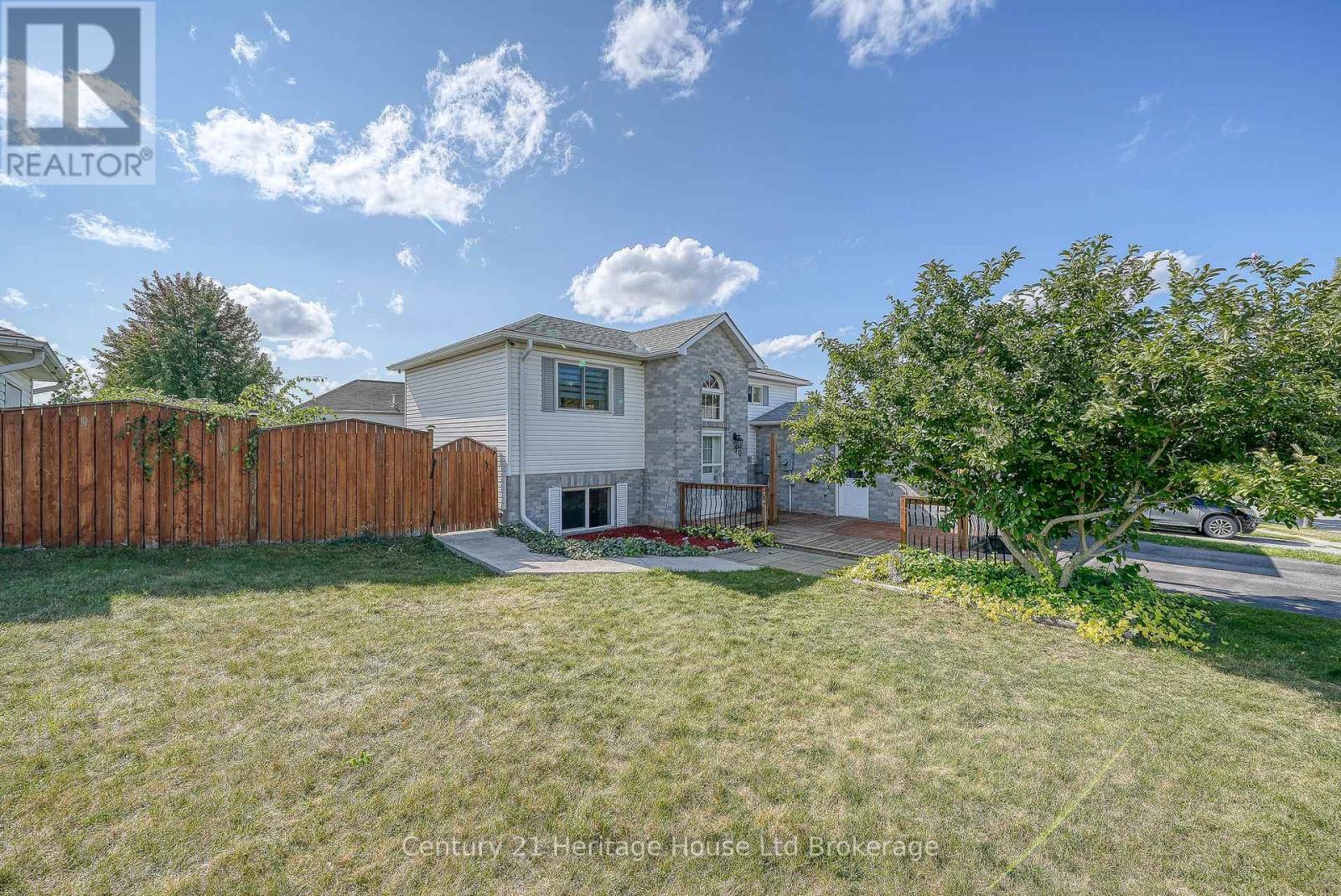 50 Pebble Beach Ct, Woodstock, ON N4S 8X2