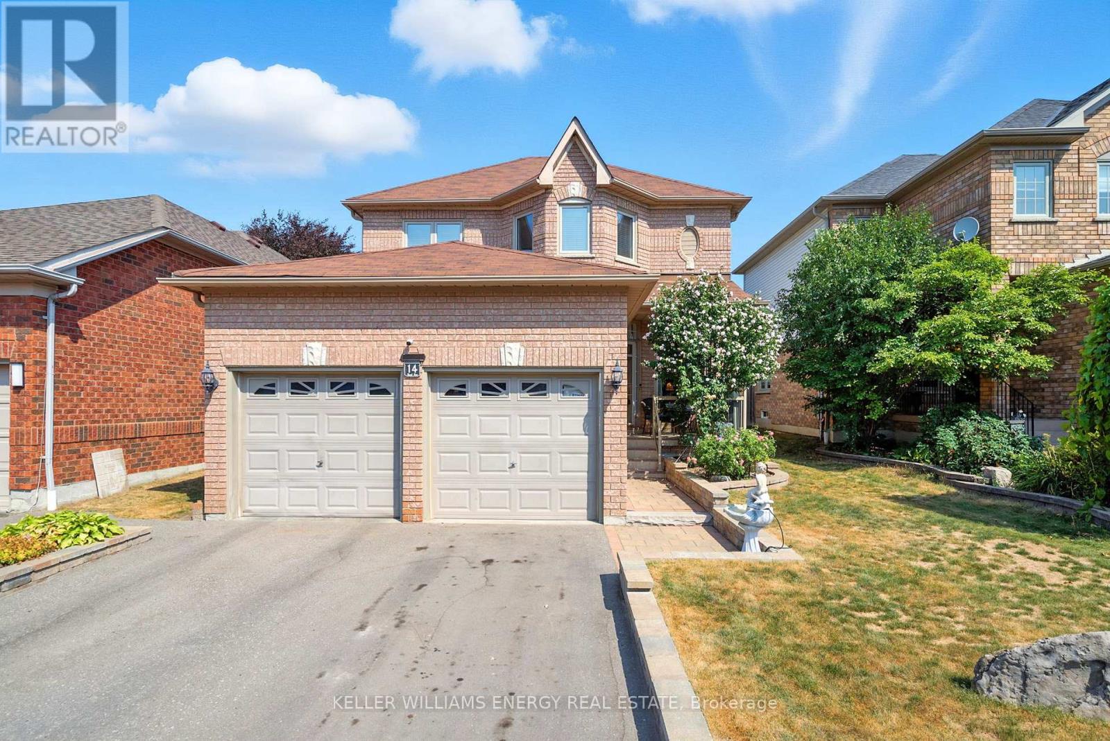 14 Bach Ave, Whitby, ON L1R 2M1