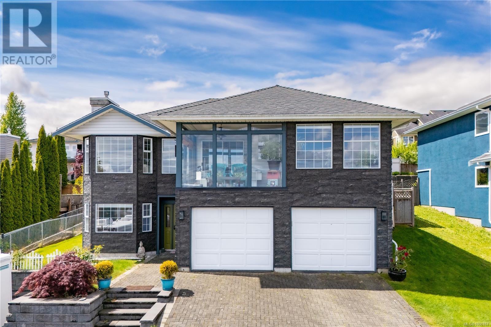 733 Bowen Dr, Campbell River, BC V9H 1S2