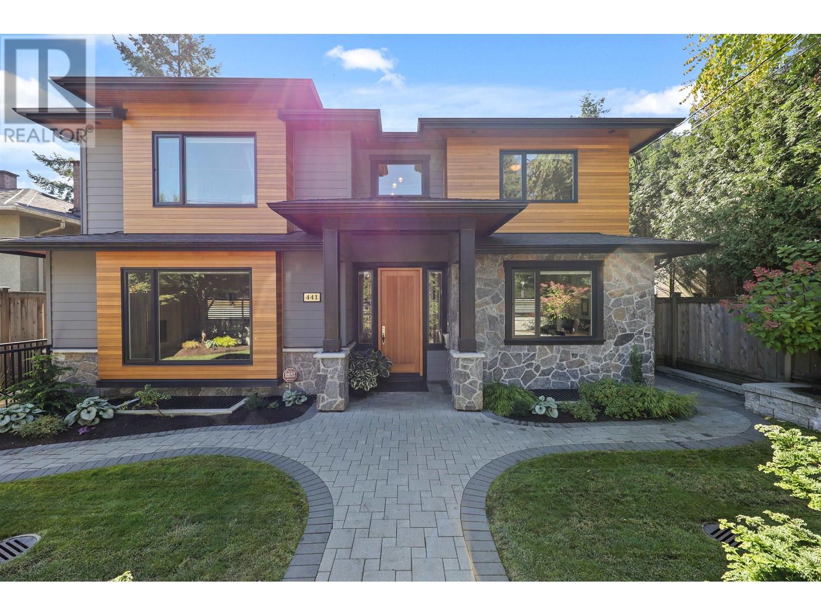 441 E Keith Rd, North Vancouver, BC V7L 1W1