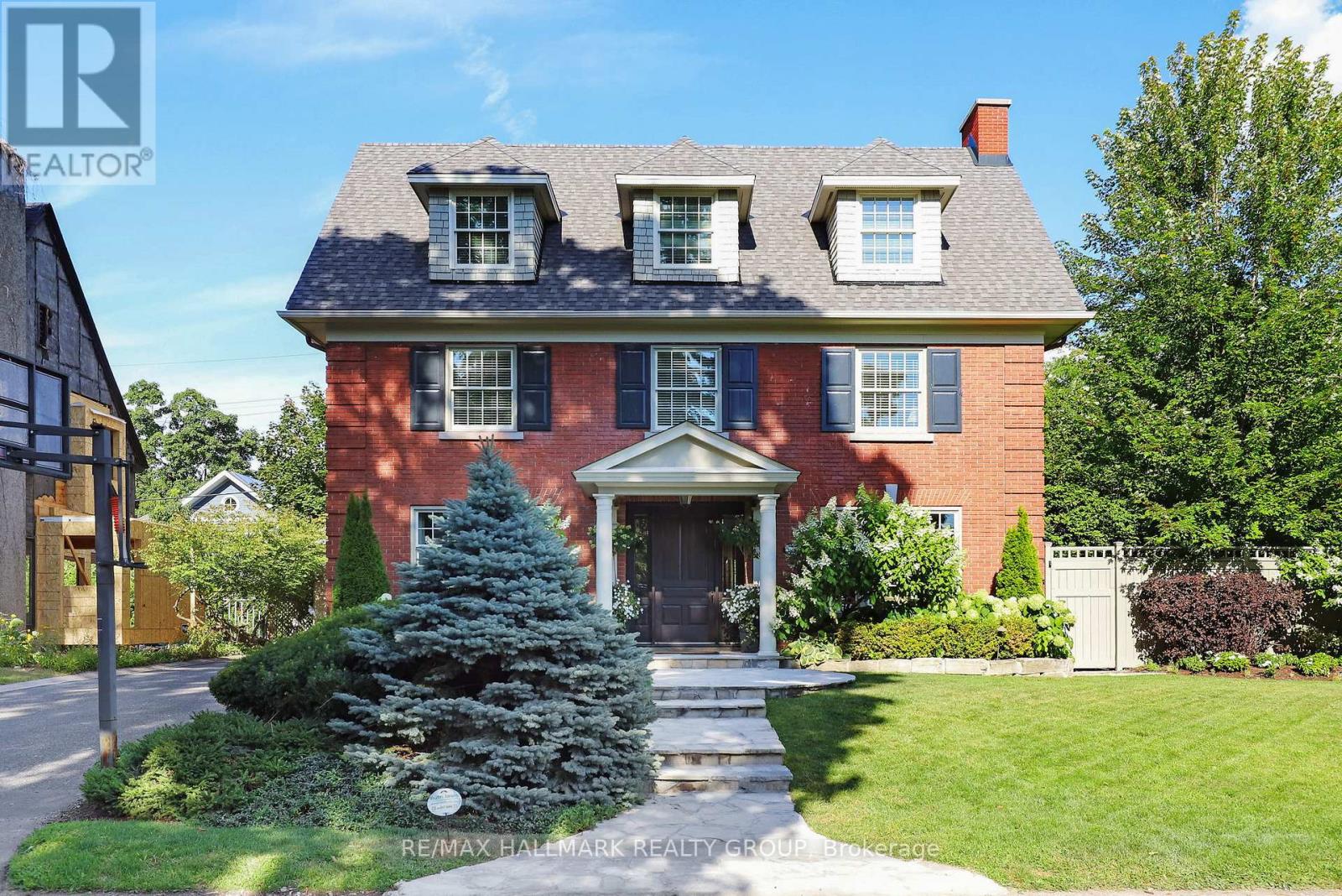 525 Piccadilly Ave, Ottawa, ON K1Y 0H7