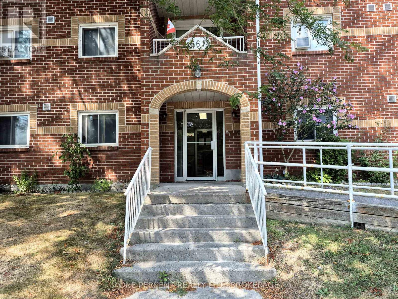 116 561 Armstrong Rd, Kingston, ON K7M 8J9