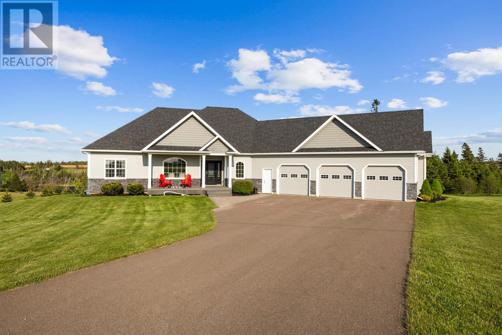 176 Morrison Ln, New London, PE C0B 1M0