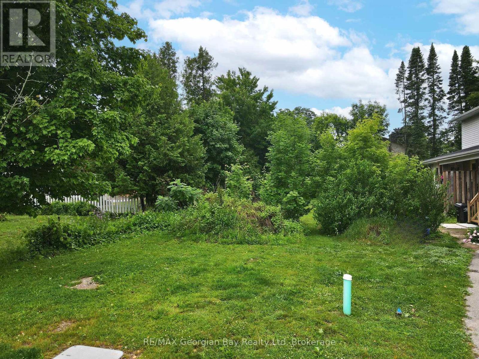 192 Seventh St, Midland, ON L4R 3Z5