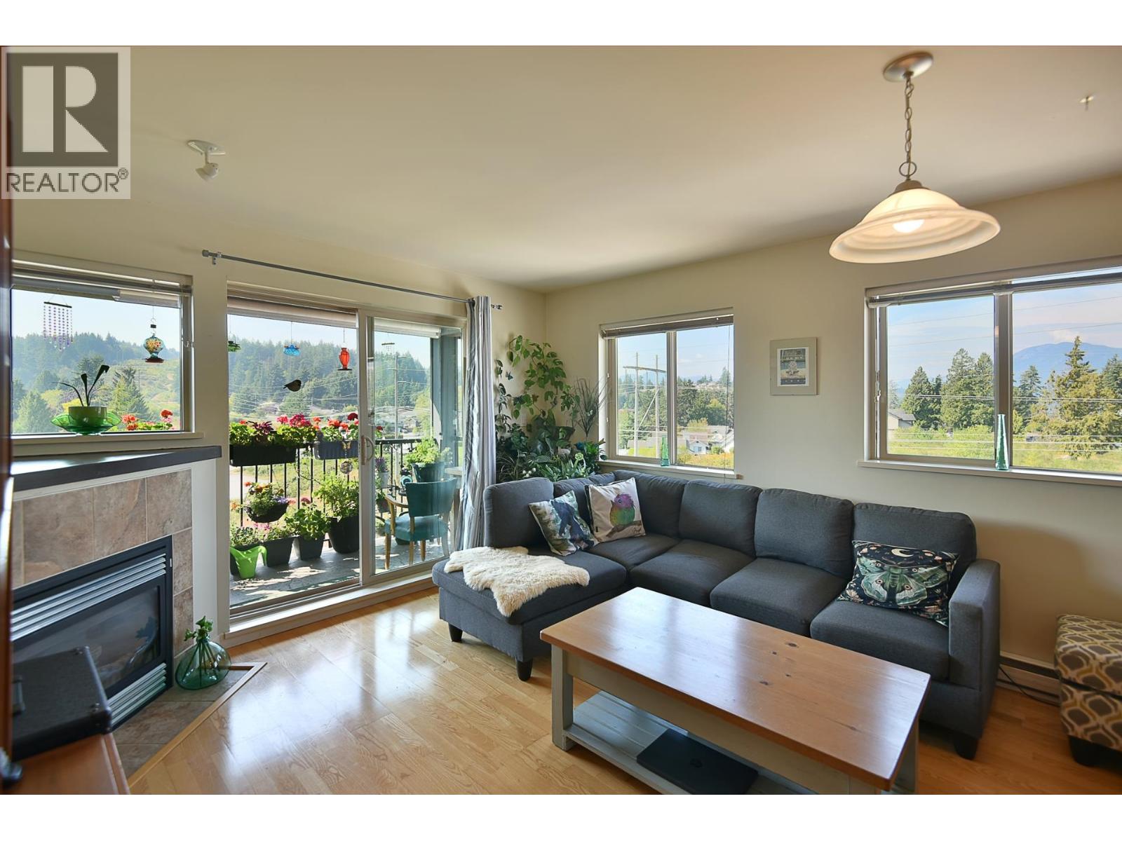 5631 Inlet Avenue Unit 408, Sechelt, BC V7Z 0J1