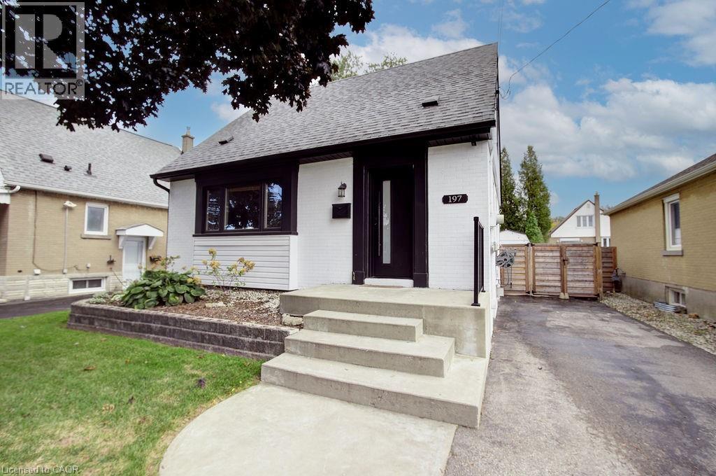 197 E 43rd St, Hamilton, ON L8T 3C3