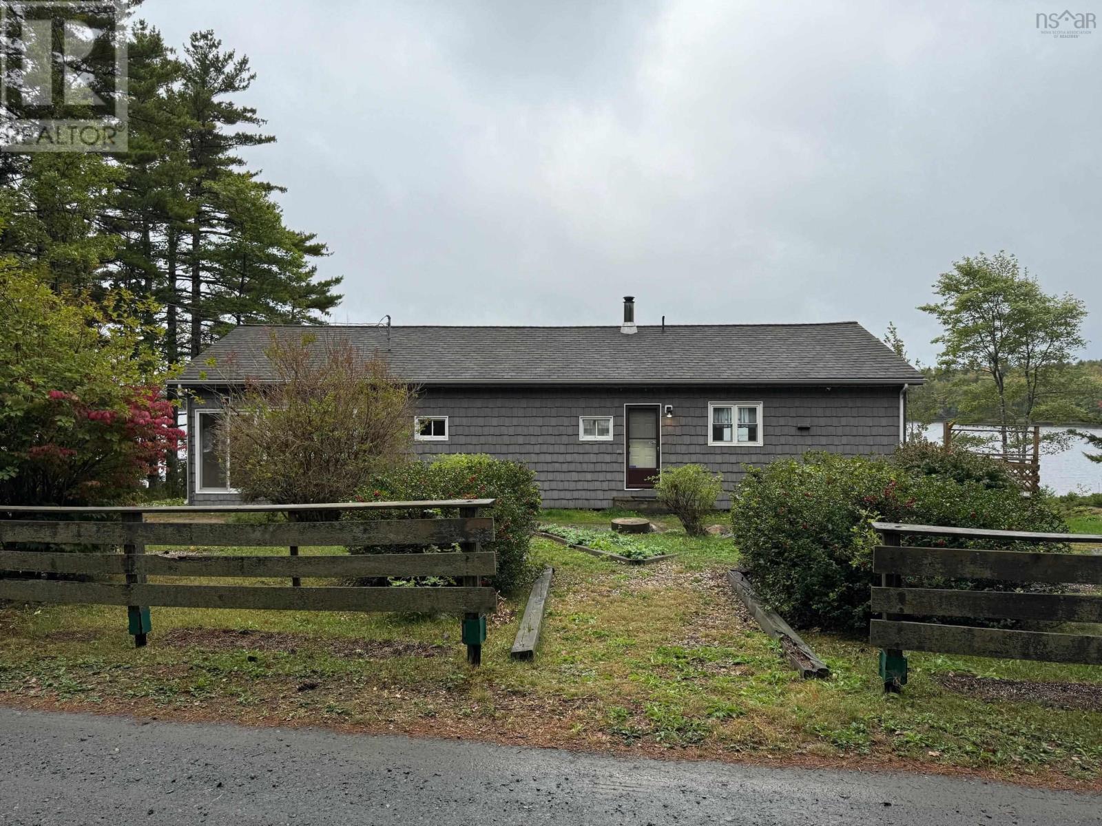 100 Pernette Lake Rd, Lake Centre, NS B0R 1G0