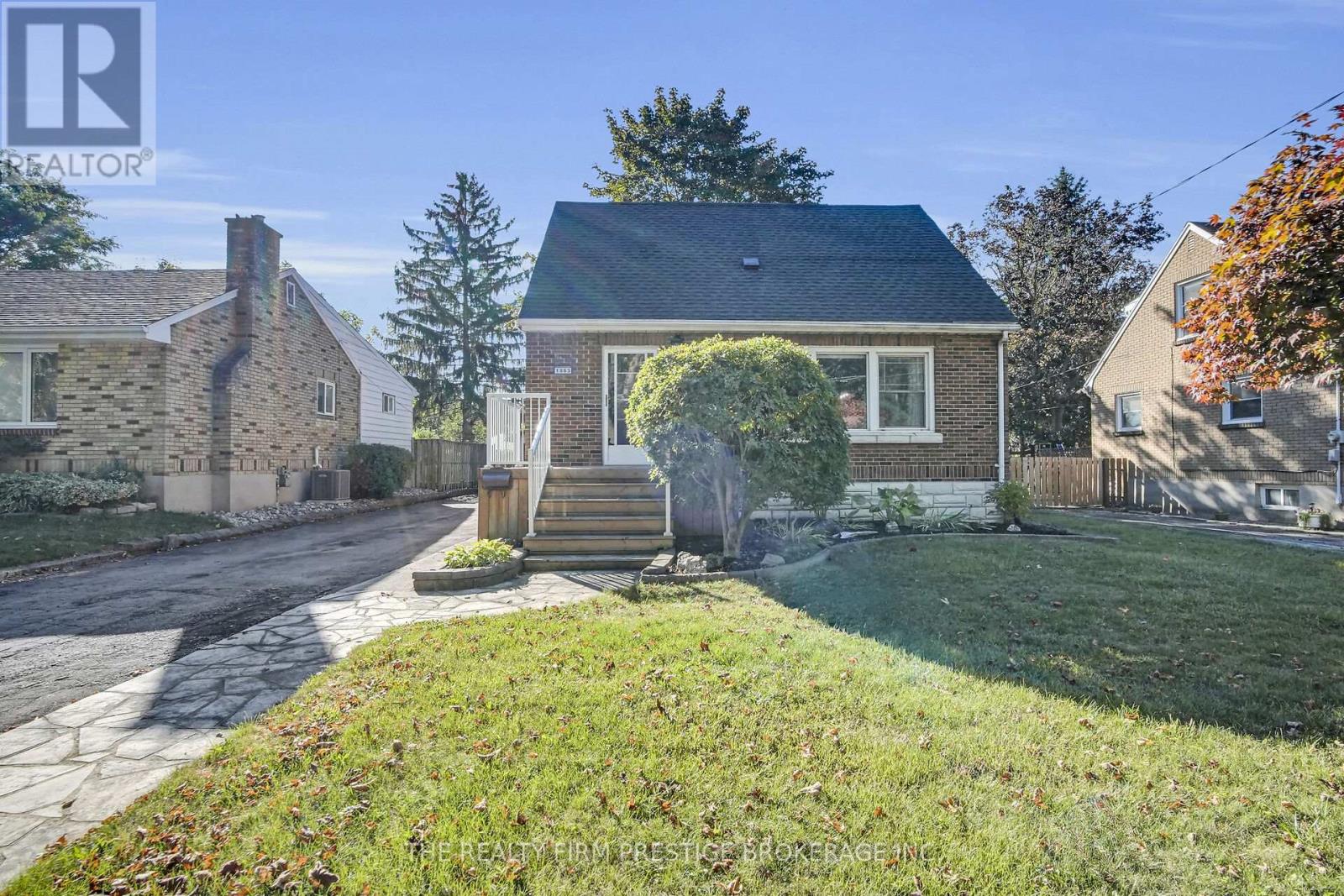 1863 Park Ave, London East East H, ON N5W 2J7