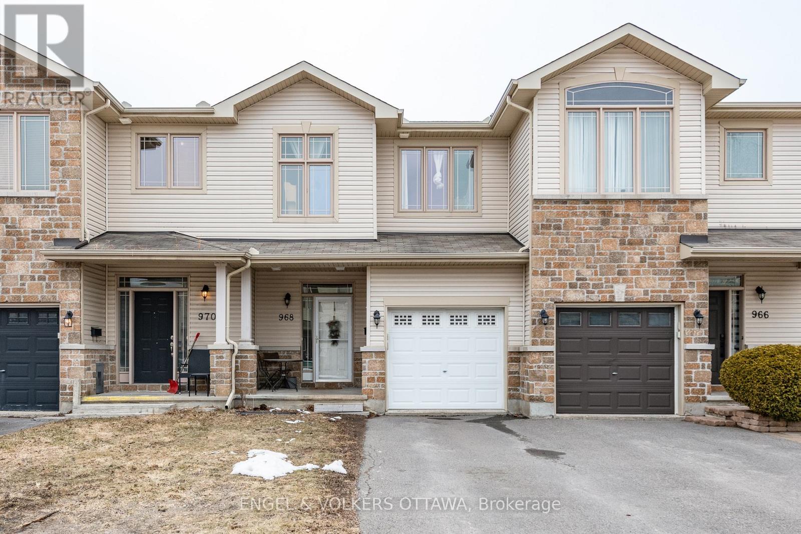 968 Linaria Walk, Ottawa, ON K4A 0H9