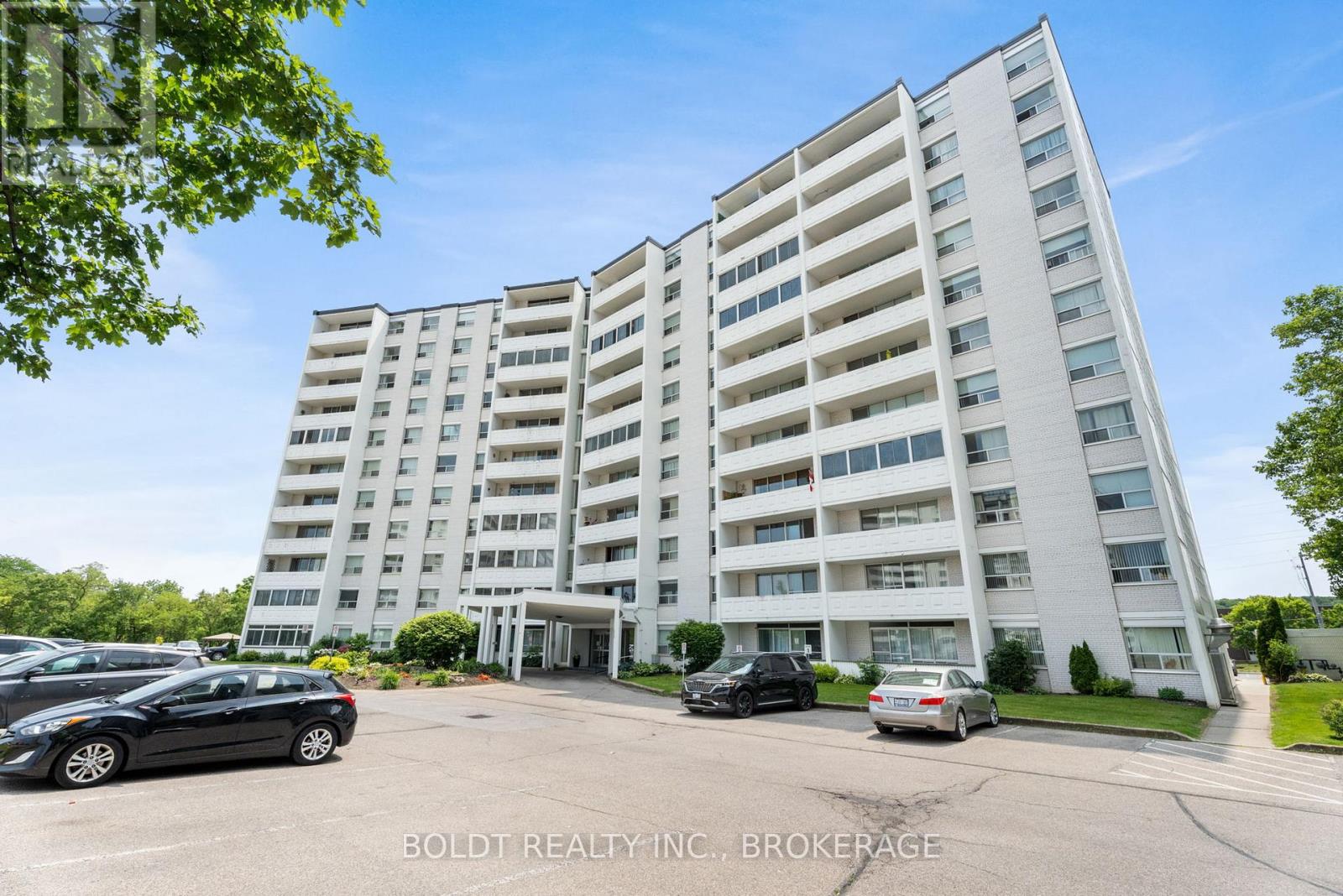 902 35 Towering Heights Blvd, St. Catharines, ON L2T 3G9