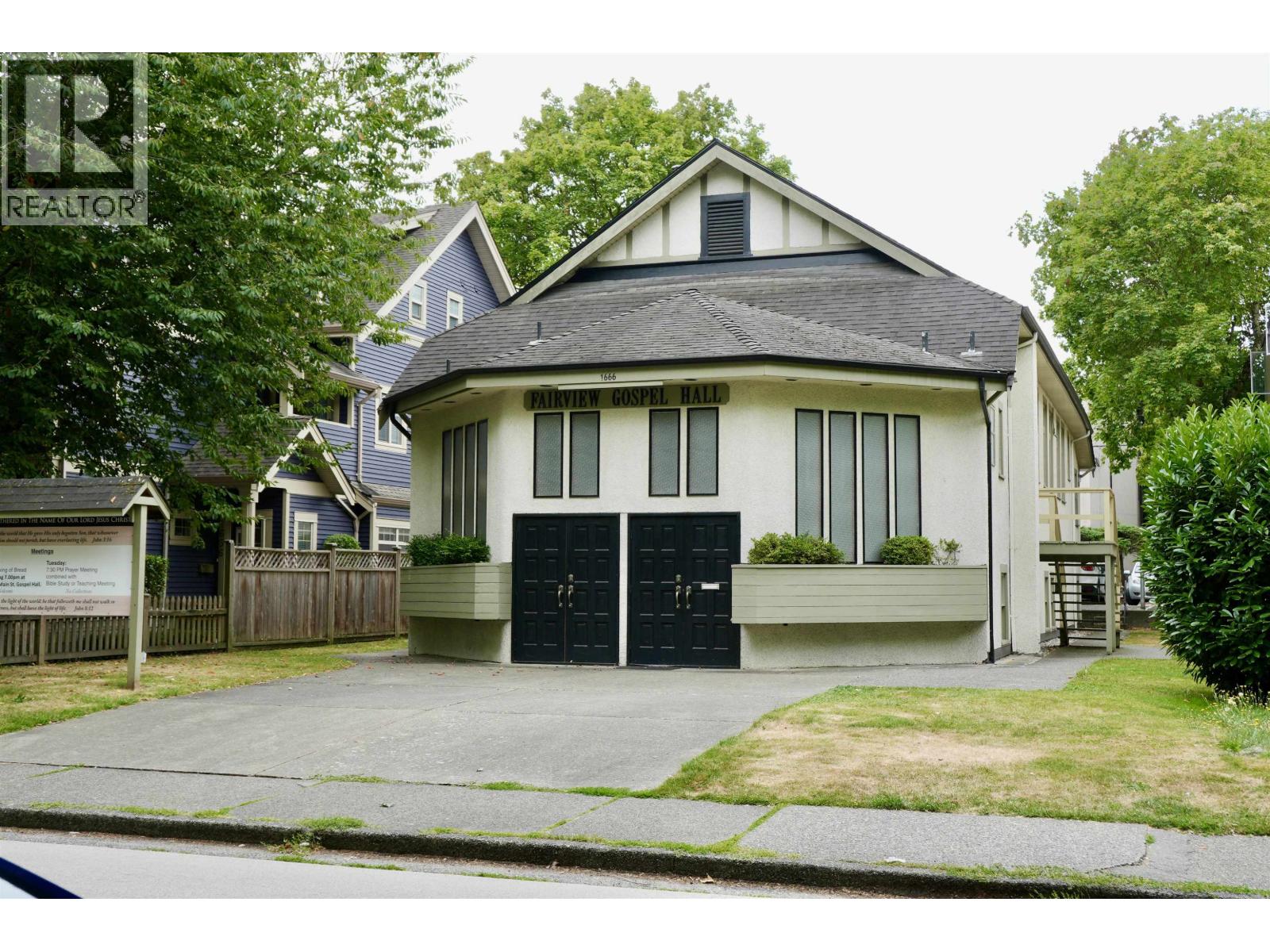 1666 W 10th Ave, Vancouver, BC V6J 2A1