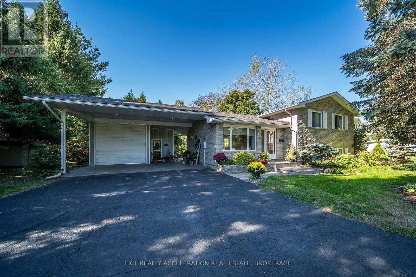 35 Riverview Dr, Greater Napanee, ON K7R 3A1