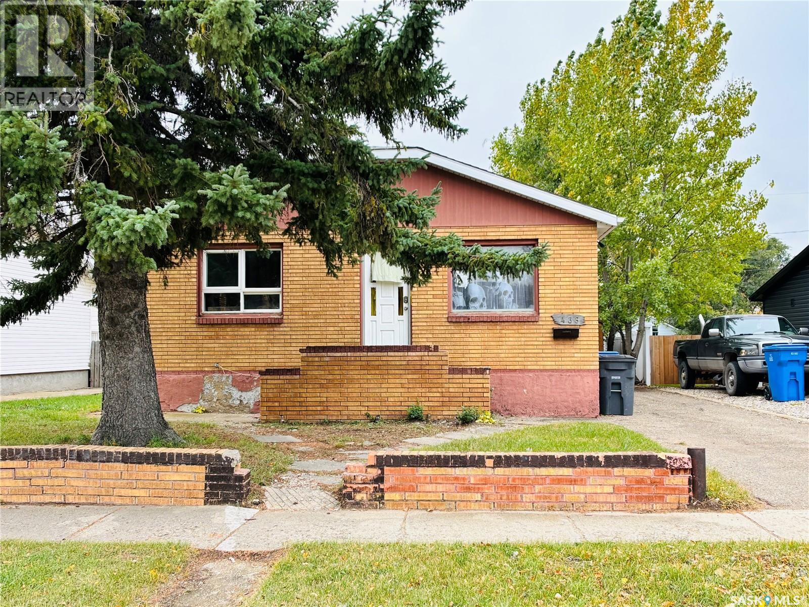 438 3rd Street, Estevan, SK S4A 0P2